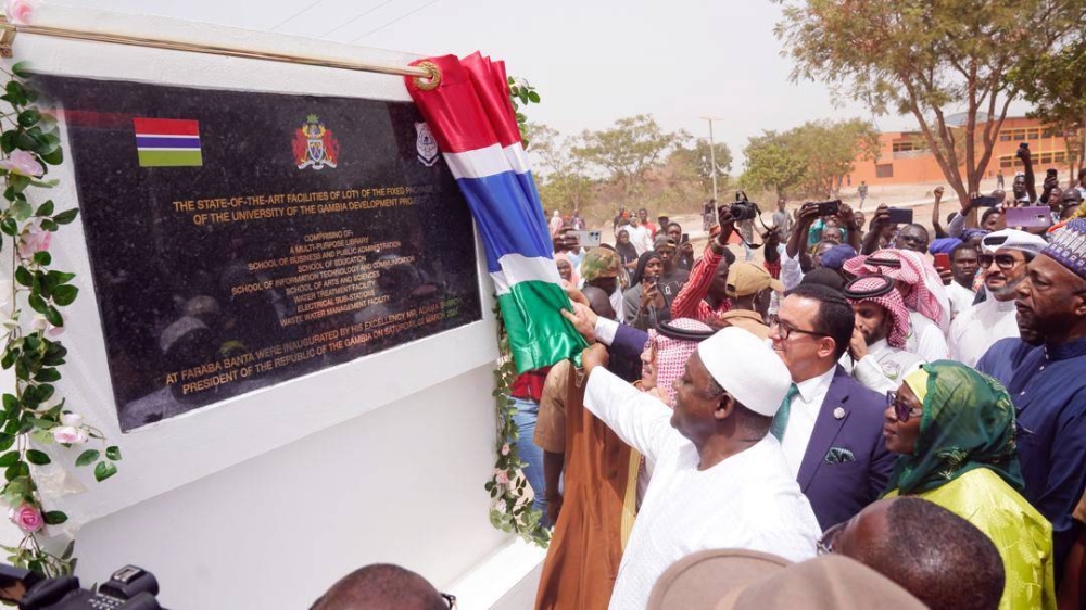 



رئيس جامبيا شارك الصندوق السعودي للتنمية في افتتاح جامعة جامبيا. (واس)