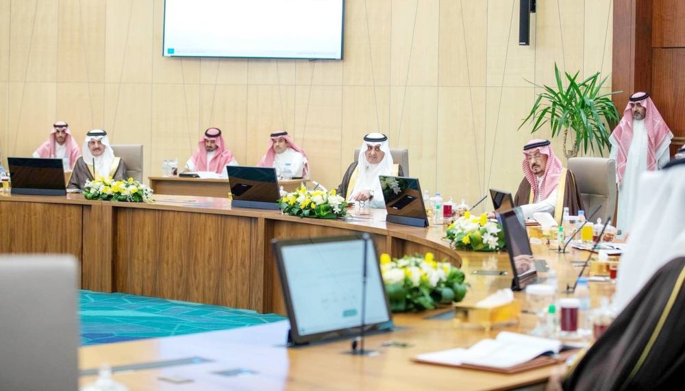 



أمراء المناطق خلال مشاركتهم في الاجتماع الذي عقد في جدة. (واس)