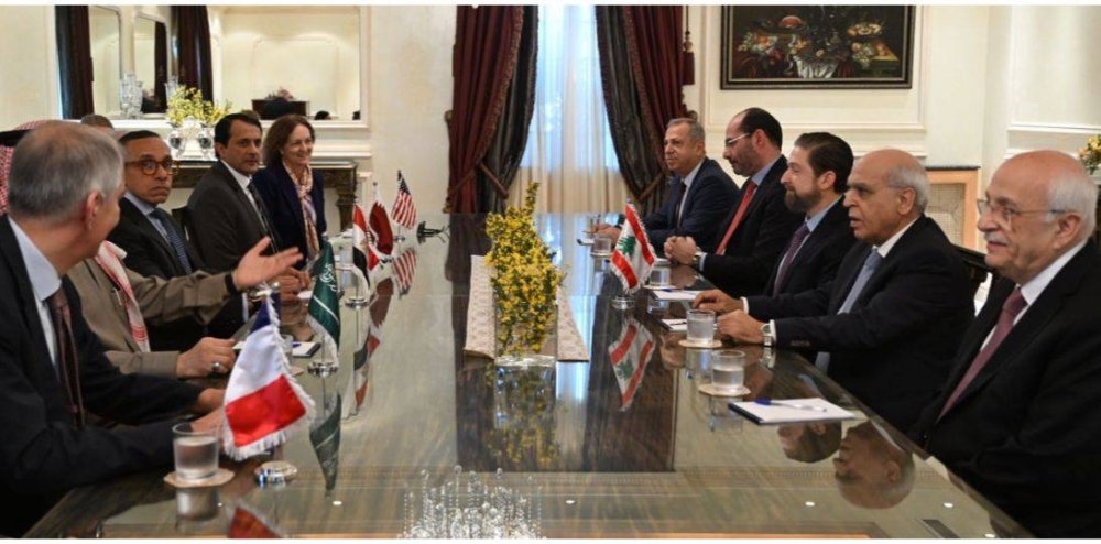  سفراء اللجنة الخماسية خلال لقاءاتهم في بيروت.