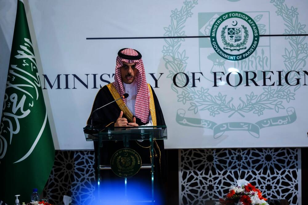 وزير الخارجية ينوّه بالتعاون السعودي الباكستاني لمواجهة التحديات وتعزيز التعاون