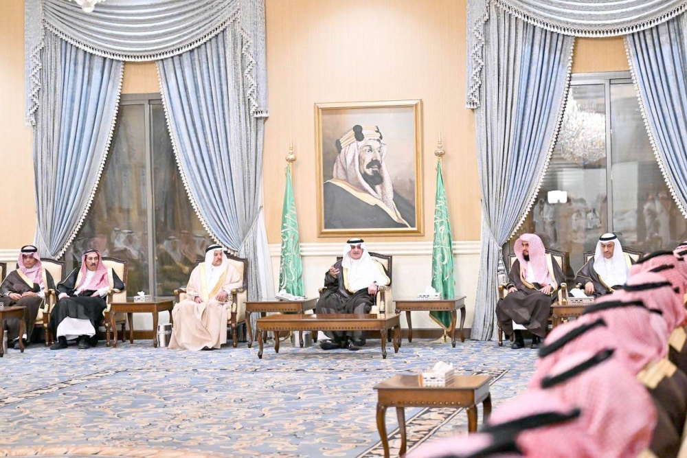 



الأمير فهد بن سلطان في اللقاء الأسبوعي بالقصر الحكومي. (واس)