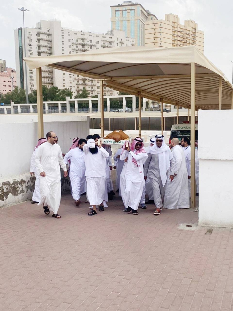 تشييع جنازة محمد رمضان في «المعلاة»