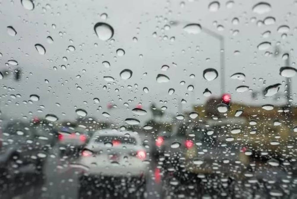 أمطار رعدية على معظم مناطق المملكة من اليوم وحتى الإثنين.. والدفاع المدني يحذّر