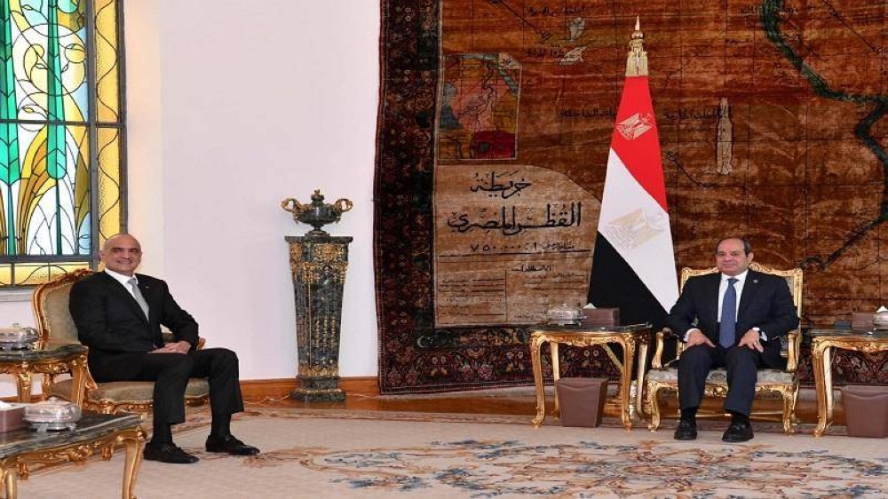الرئيس المصري يلتقي رئيس الوزراء الأردني.