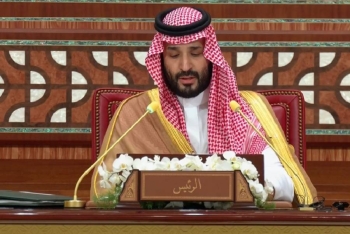 ولي العهد ملقيا كلمته