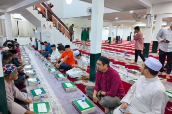 الشؤون الإسلامية تقيم مأدبة لتفطير الصائمين في ماليزيا