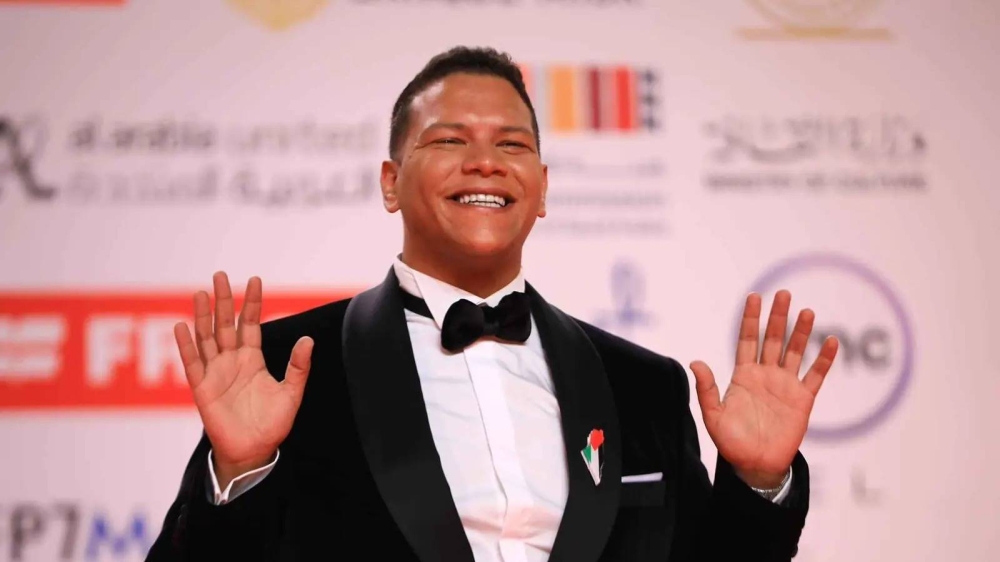 «ليلى في غيبوبة».. فنان مصري يستغيث بجمهوره للدعاء لطفلته
