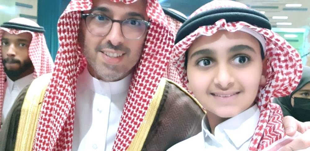 محافظ جدة يكرم المتفوقين.. أبناء الزميل «مكي» في قائمة الأوائل محافظ جدة يكرم المتفوقين.. أبناء الزميل «مكي» في قائمة الأوائل