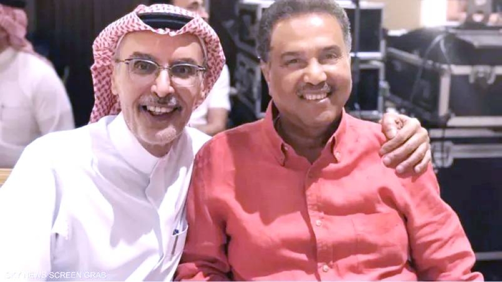 محمد عبده يُنشد البدر.. أمسية وفاء على أنغام طلال في دار الأوبرا المصرية محمد عبده يُنشد البدر.. أمسية وفاء على أنغام طلال في دار الأوبرا المصرية