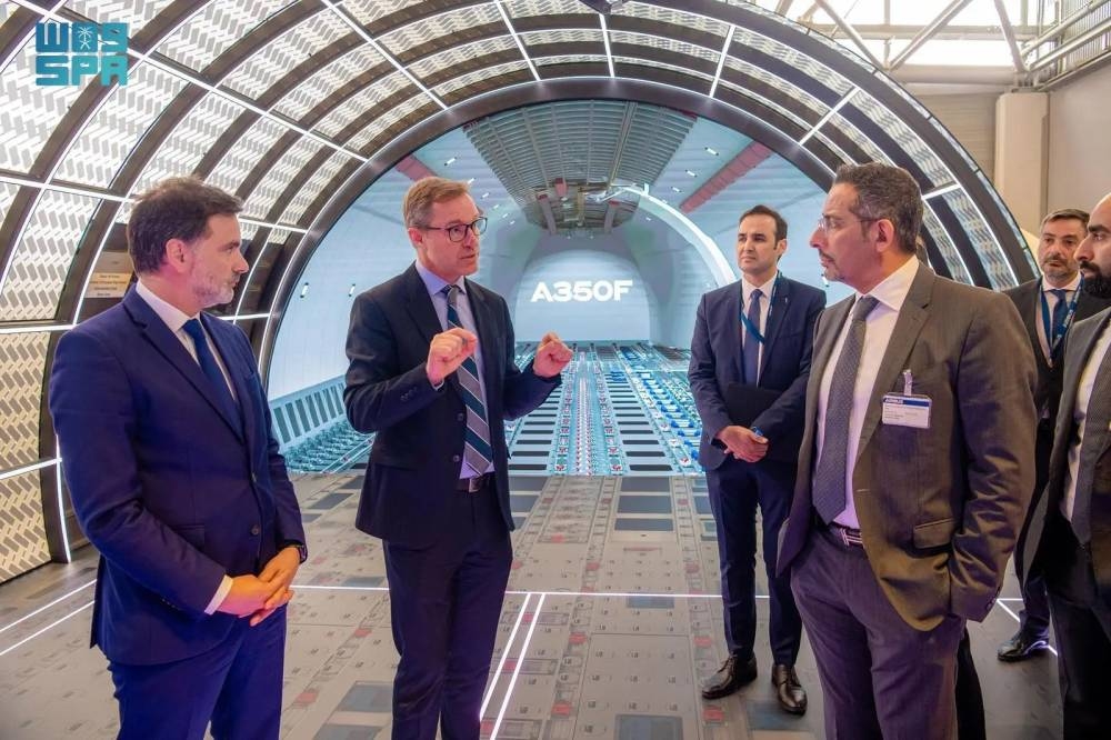 وزير الصناعة يبحث مع إيرباص توطين صناعة الطيران وحوافز الاستثمار