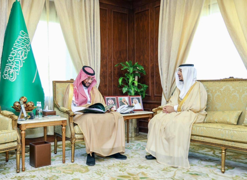 نائب أمير عسير يستقبل القنصل العام للجزائر ووكيل وزارة الداخلية لشؤون الأفواج الأمنية