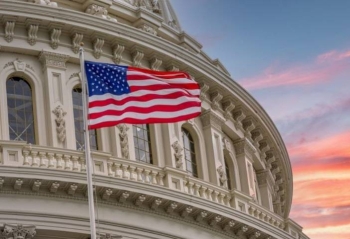 أمريكا تشدد القيود.. ضمان مالي بـ 15 ألف دولار لتأشيرات السياحة والعمل