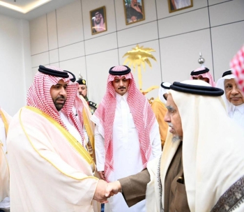 أمير جازان ونائبه يلتقيان مشايخ وأهالي محافظة الدرب