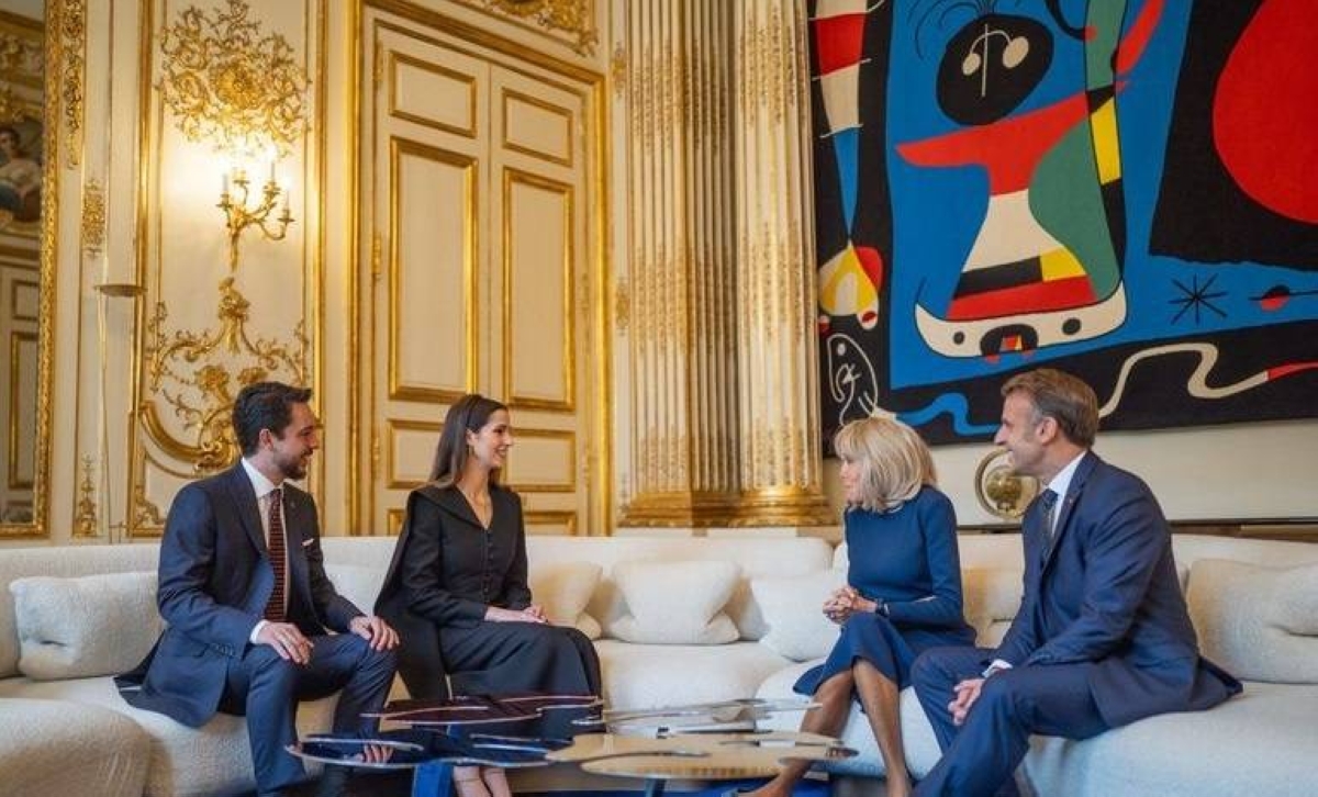 الأميرة رجوة تخطف الأنظار في باريس