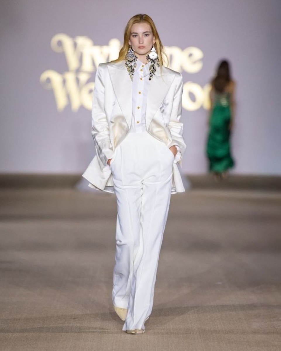 حوار الأناقة بين الشرق والغرب يفتتح أسبوع الموضة في الرياض